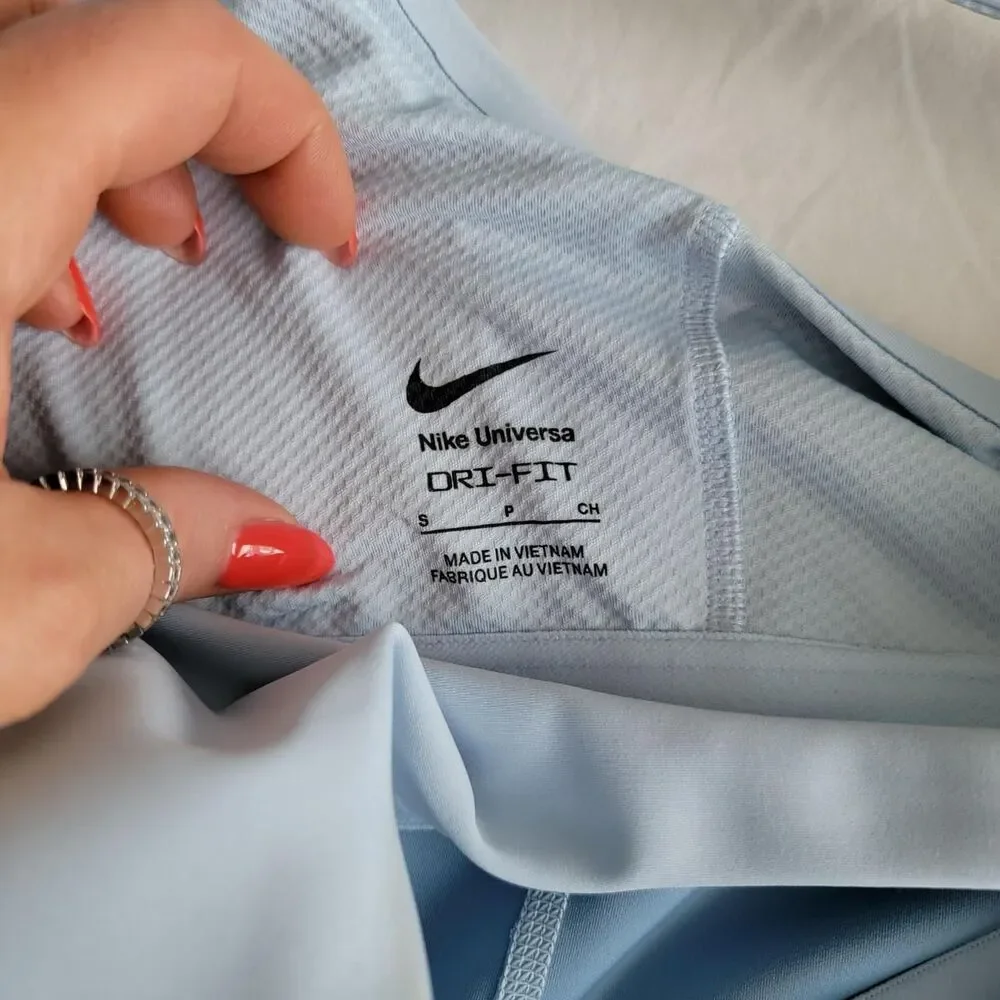 Nike nwt universa